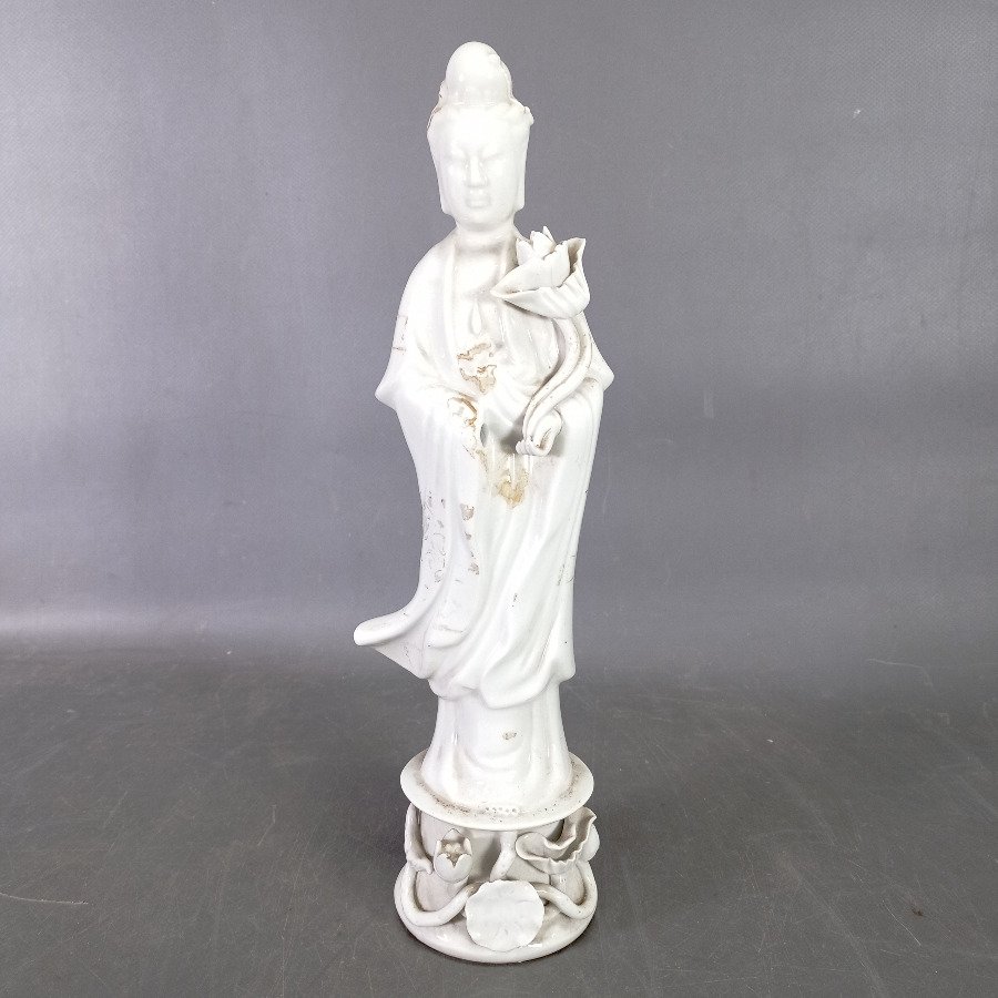 Figura de cerámica blanca estilo oriental, 30cm de alto