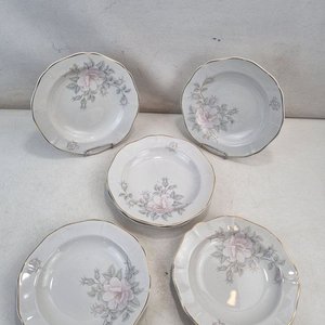 L 391 - 6 Piezas - Juego de 6 platos en fina porcelana nacional 'Olmos' con borde festoneado y decorado floral, una excelente oportunidad para su mesa - imagen 3