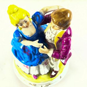 Figura Musical Pareja de Baile Clásico Cerámica 22 cm - imagen 2
