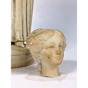 Escultura de Dama en Mármol con Flores y Cabeza Suelta - 53 cm - imagen 4
