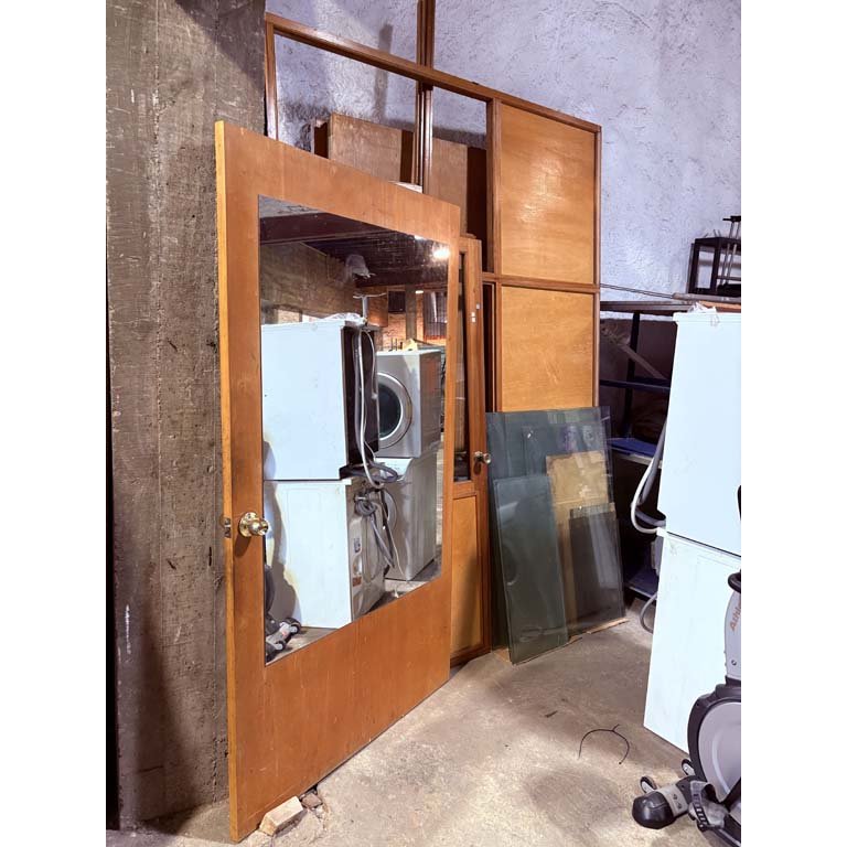 Lote anterior: Puerta con espejo y mampara divisoria
