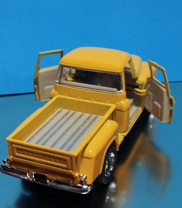 Camioneta Coleccionable Chevrolet Año 55 - Juguetes - imagen 4