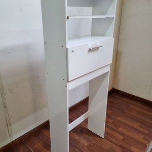 Escritorio Minimalista Blanco con Tapa Rebatible y Estantes Superiores - imagen 3