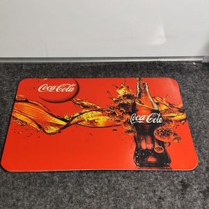 Set de 3 Individuales Coca-Cola con Diseño de Botella y Salpicadura - imagen 2