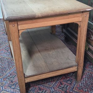 Mesa de Roble Rústica con Dos Estantes - imagen 6