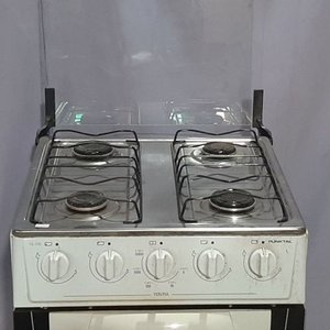 Cocina a Gas Punktal Blanca 4 Hornallas con Horno - imagen 2