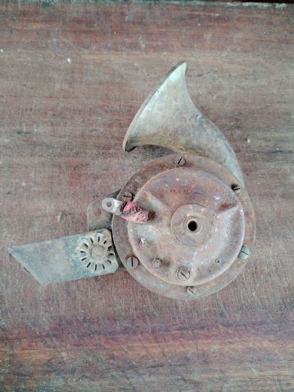 Bocina simple para venta en subasta - imagen 1