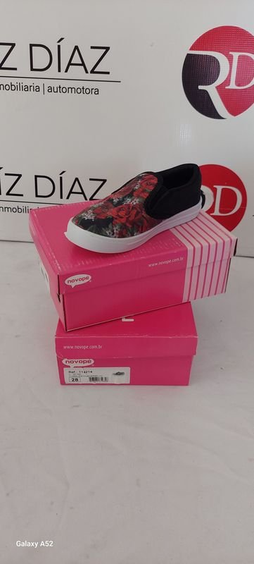 Lote siguiente: Calzado de mujer talla 28
