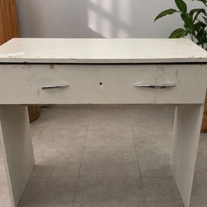 Escritorio Blanco de MDF con Cajón y Tiradores Metálicos - imagen 3