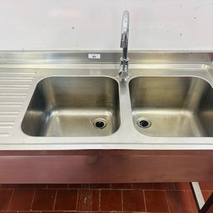 Mesada de Acero Inoxidable con Doble Bacha y Grifería - imagen 2