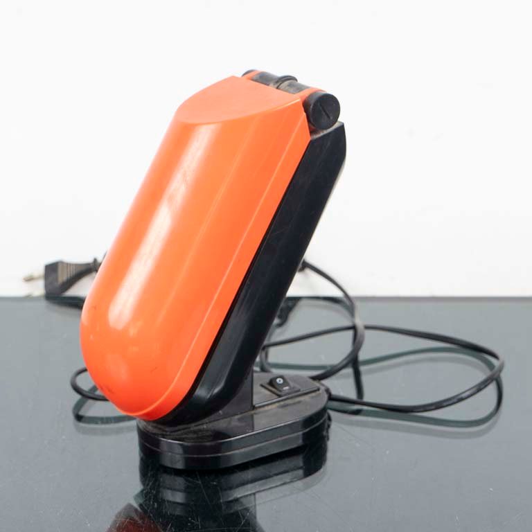 Lámpara de plástico plegable para escritorio - imagen 2