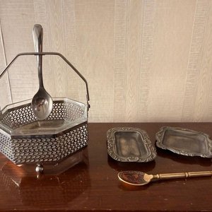 Candelabro de Peltre y Recipiente para Mermelada con Cuchara - imagen 2