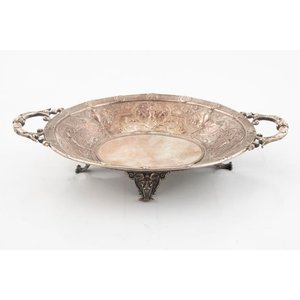 Lote anterior: Panera Oval de Plata Labrada con Asas y Detalles Ornamentales