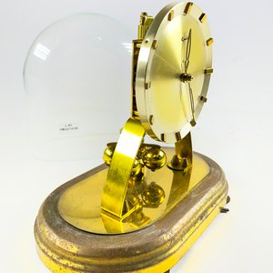 Reloj de Sobremesa Atmos Kundo con Redoma Hialina y Péndulo de Bolas - imagen 3