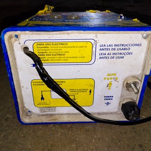 Electrificador de Cercas Pastor Teko Turbo Pulso TK 220V 4.5 Joules - imagen 2