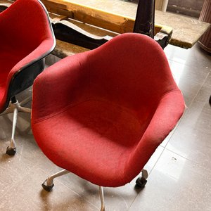 Lote anterior: Sillas de Oficina Giratorias Rojas con Base Metálica