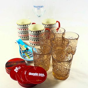 Lote siguiente: Lote de Vasos, Tazas, Copas y Posavasos de Vidrio y Cerámica