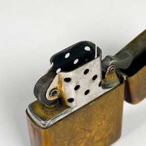 Encendedor Zippo con estuche idem, funciona - imagen 4