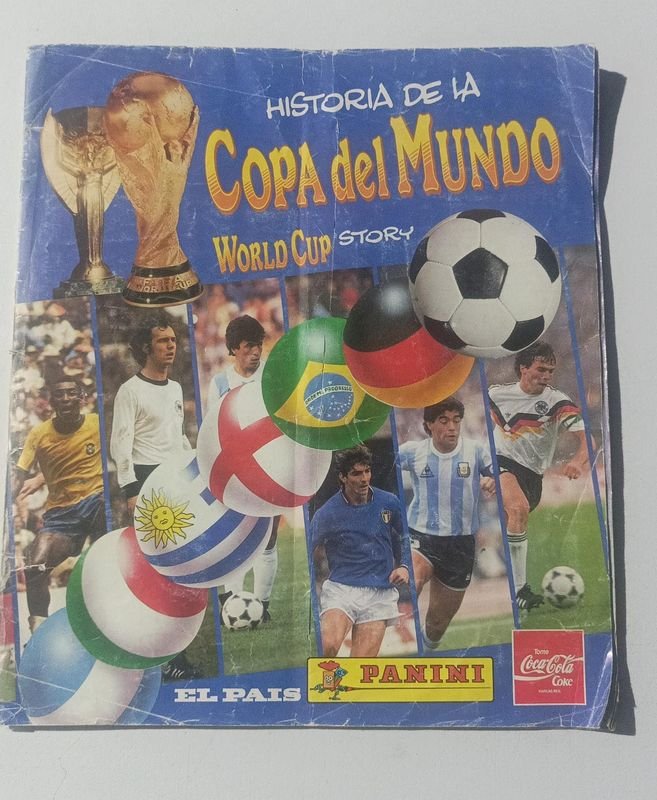 Lote siguiente: Álbum de figuritas de fútbol Panini: Historia de la Copa del Mundo