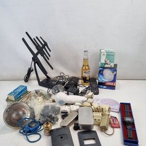 Lote Variado de Accesorios Electrónicos y del Hogar: Antena, Controles, Lámparas y Más - imagen 1