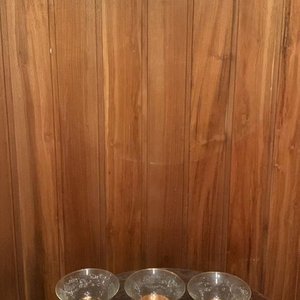 Lote siguiente: 1 juego de 5 copas de cristal (con baño en dorado)