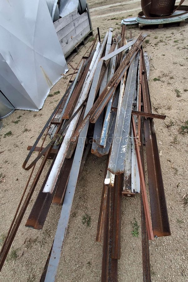 Lote de Perfiles Metálicos y Materiales de Construcción