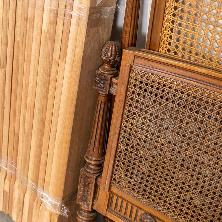 Cama Luis XVI de madera con detalles en el lustre - imagen 3