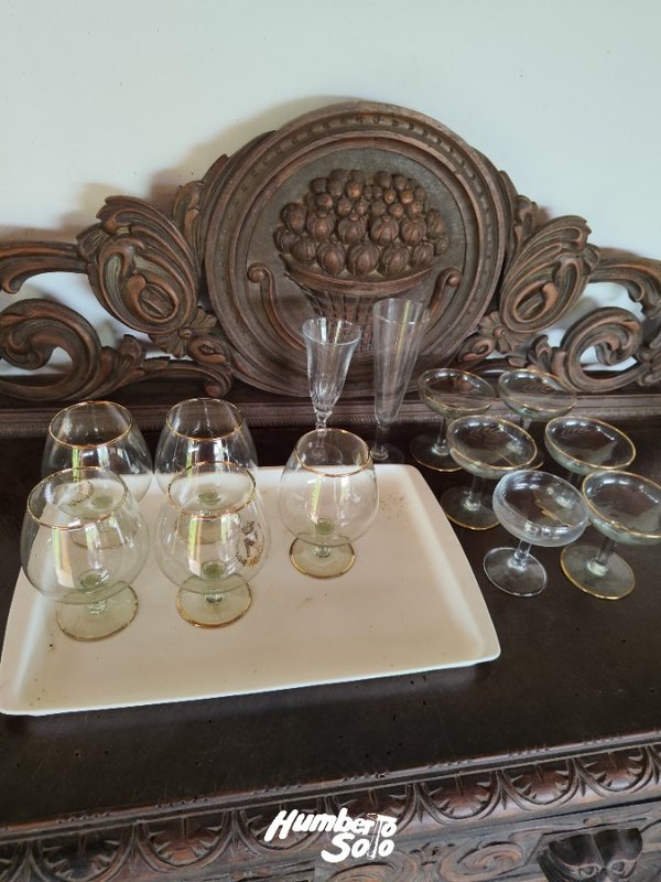 Lote de Cristalería: 5 Copas Napoleón Doradas, 6 Copas de Sidra y 2 Flautas - imagen 1