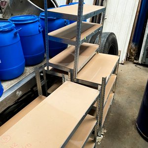 Cinco Estanterías Metálicas Desarmables con Estantes de MDF - imagen 5