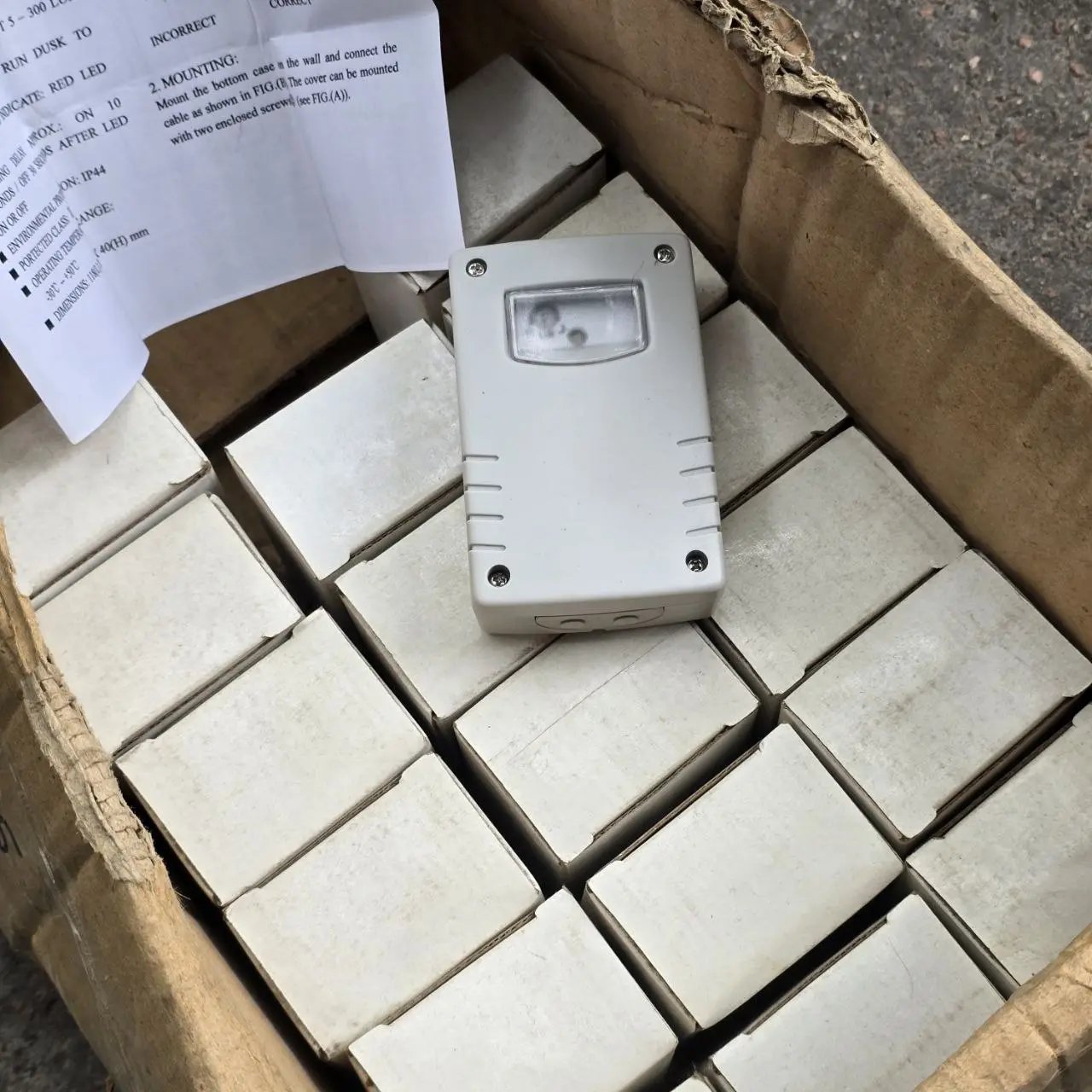 Lote anterior: Lote de temporizadores con fotocelula y accesorios
