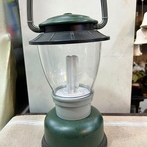 Farol de Camping Coleman Verde Metálico y Plástico - imagen 3
