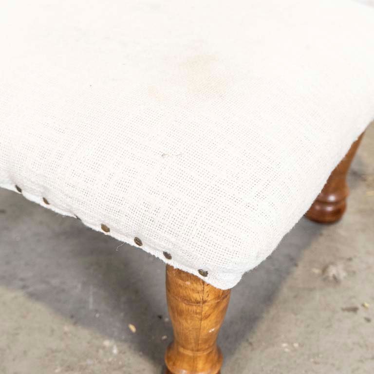 Par de banquetas rústicas con patas flojas y taburete bajo - imagen 3