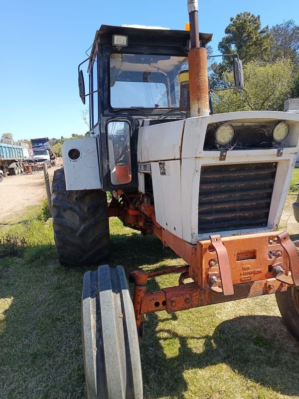 Tractor Case 1070 con Cabina Cerrada - imagen 1