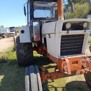 Tractor Case 1070 con Cabina Cerrada - imagen 1