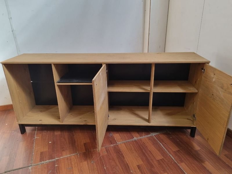 Aparador Bajo Buena Capacidad en Madera - imagen 2