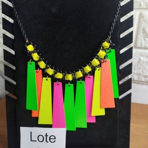 Lote anterior: Collares Vintage Estilo Fluorescente Metal 8 Unidades