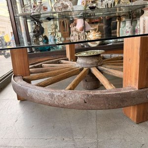 Mesa Ratona Rústica con Rueda de Carro Original y Tapa de Vidrio - imagen 8