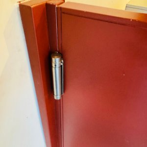 Dos Puertas Vaivén Madera Laqueada con Ojo de Buey y Bajo de Acero Inoxidable - imagen 7