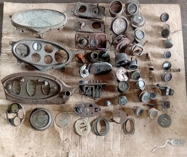 Partes de Tablero e Instrumentos Varios para Vehículos Clásicos
