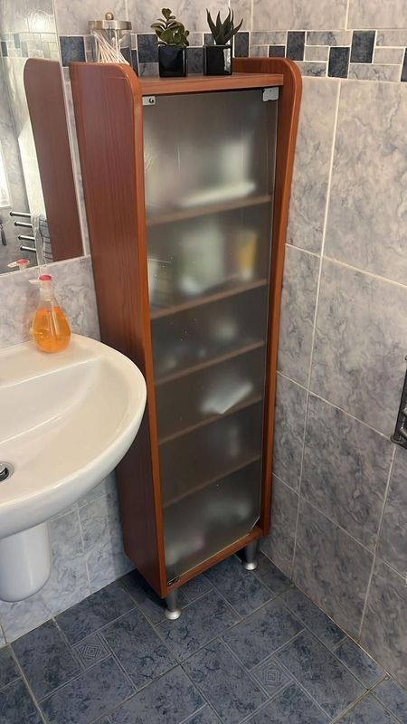 Mueble de baño en madera para un hogar limpio