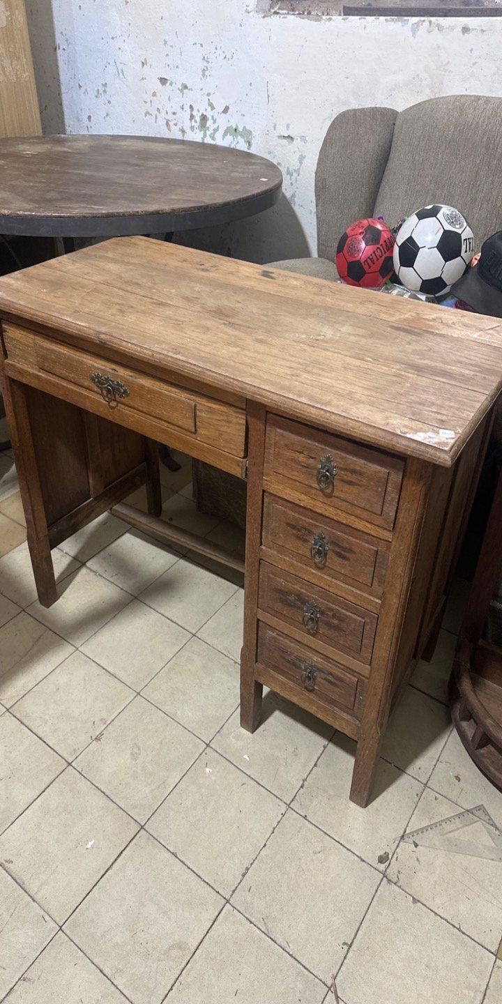 Escritorio Antiguo de Roble con Cajones