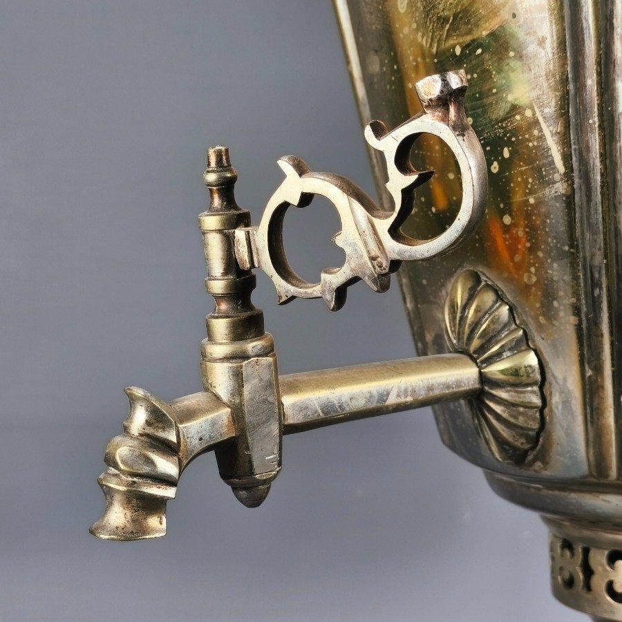 Samovares y objetos decorativos de metal - imagen 3