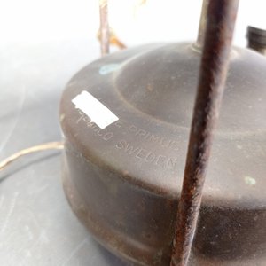 Lámpara de Mesa Artesanal con Base de Primus Antiguo - imagen 5