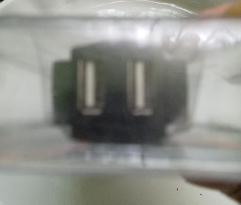 Cargador para auto con dos puertos USB - imagen 3