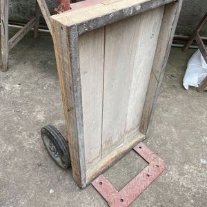 Carro Metálico con Plataforma de Madera para Transporte - imagen 2