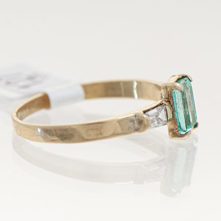 Anillo oro con esmeralda rectangular y brillantes baguette - imagen 2