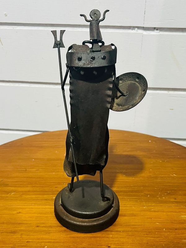 Escultura de Guerrero por Octavio Podesta - imagen 2