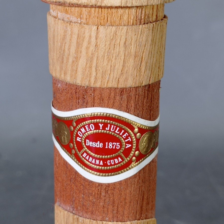 Encendedor y estuche para habano Romeo y Julieta - imagen 3