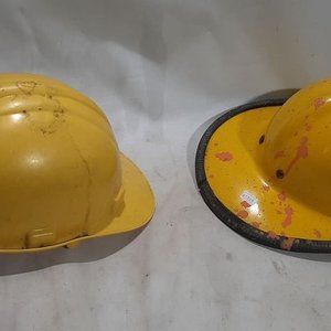Lote anterior: 2 Cascos de Obra Amarillos para Construcción