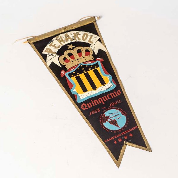 Banderín de Peñarol con palmares de 1958 a 1964